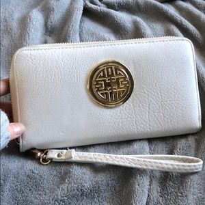 White and gold wallet